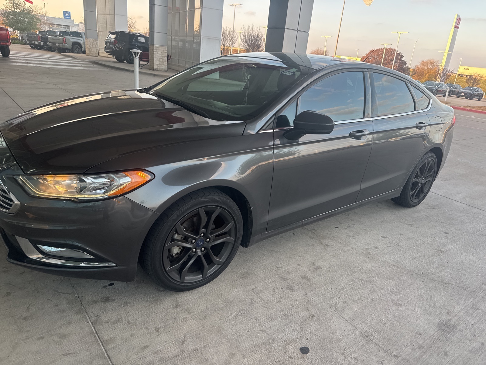 2018 Ford Fusion SE's photo
