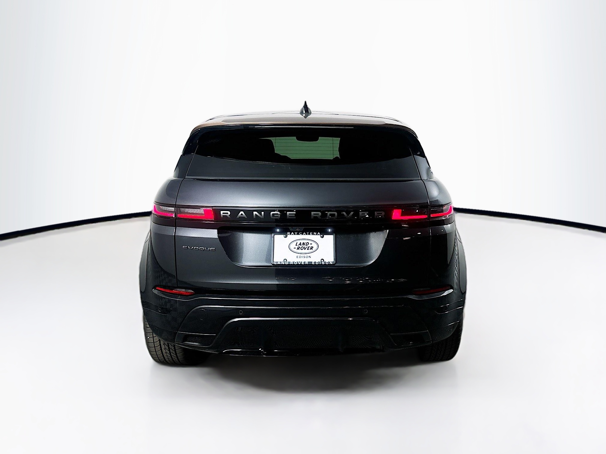 2026 Land Rover Range Rover Evoque Dynamic SE photo 6