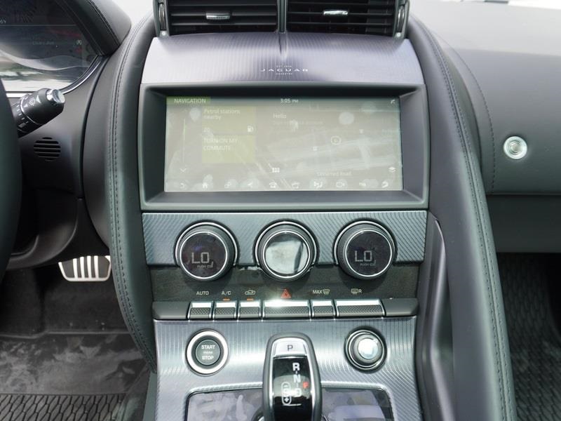 2024 Jaguar F-TYPE P450 photo 11