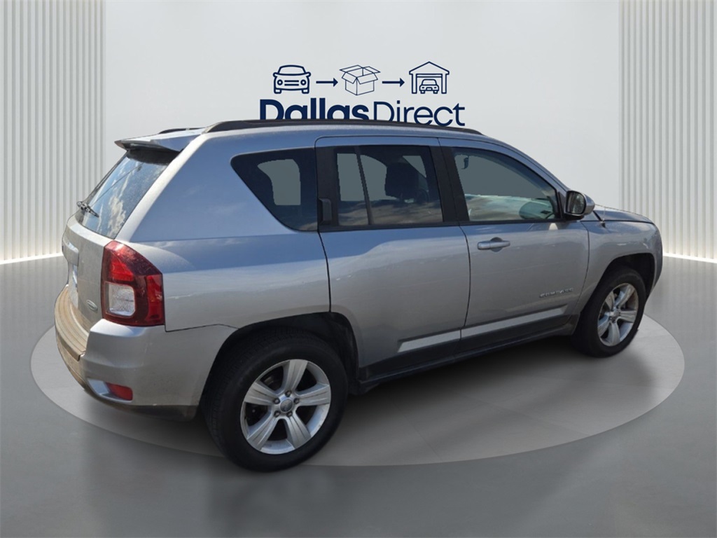 2016 Jeep Compass Latitude photo 2