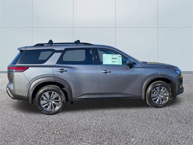 2025 Nissan Pathfinder SV photo 2