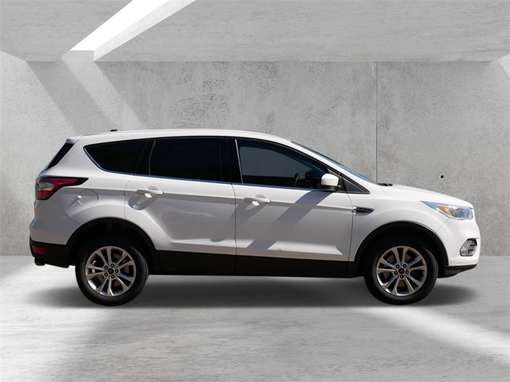 Used 2017 Ford Escape SE with VIN 1FMCU9GD4HUC68516 for sale in White Bear Lake, Minnesota