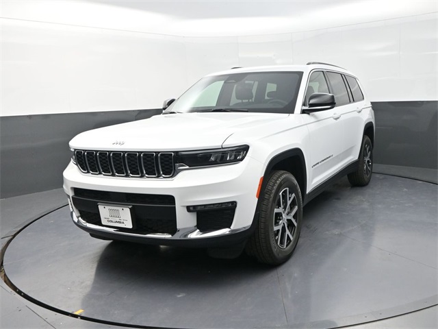 2025 Jeep Grand Cherokee Limited photo 3