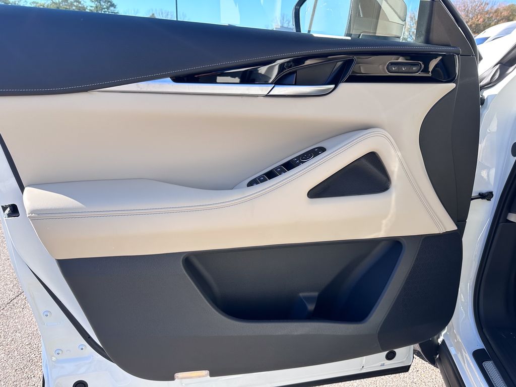 2025 Infiniti QX60 Pure photo 24