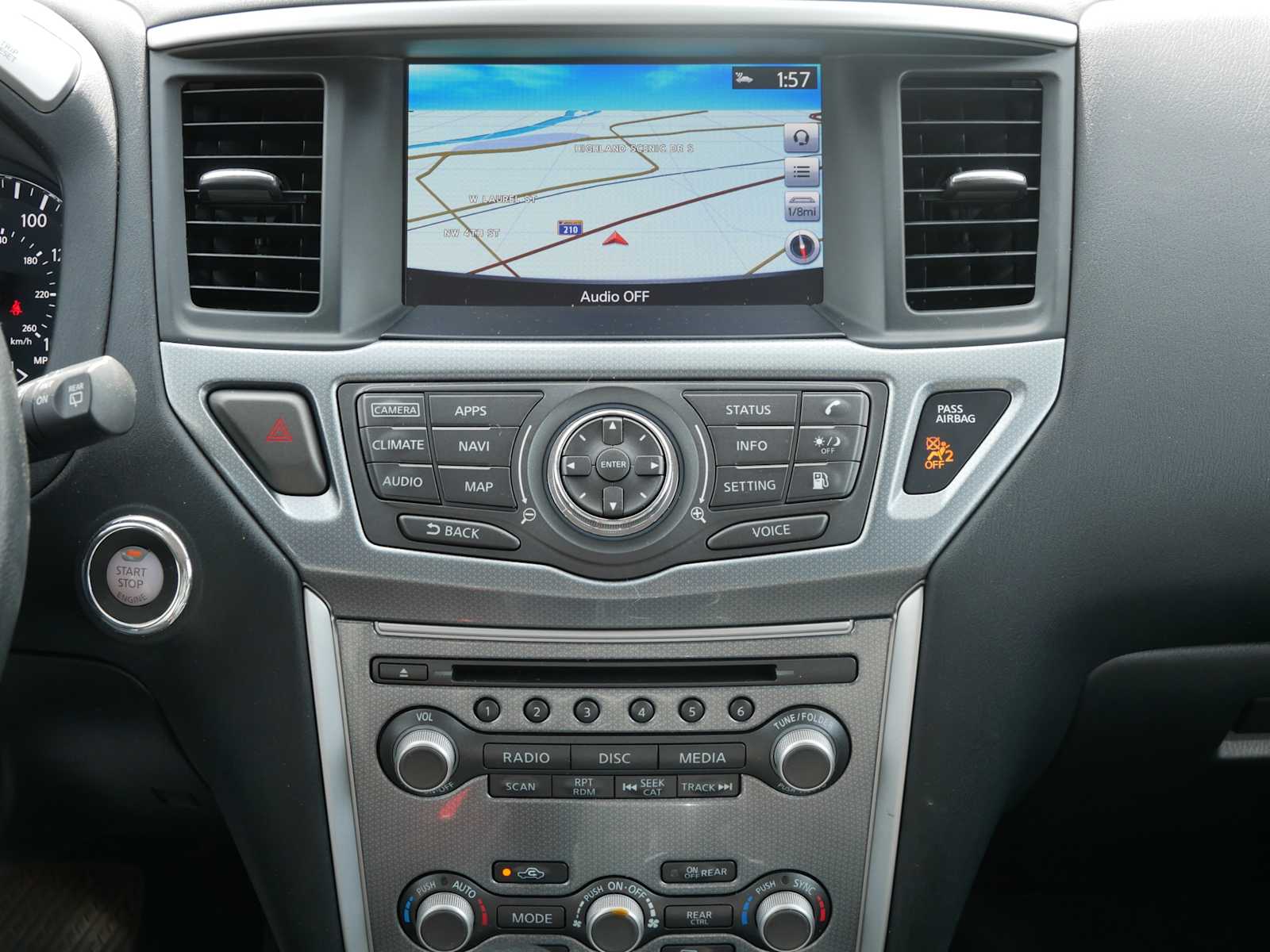 2020 Nissan Pathfinder SL photo 17