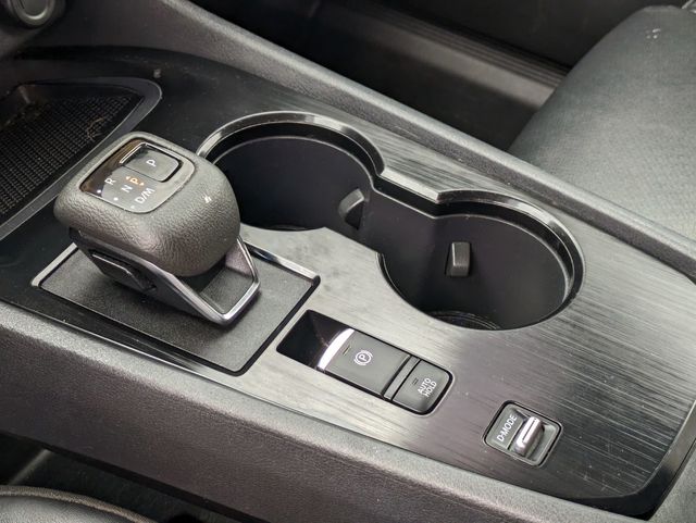 2022 Nissan Rogue SV photo 21