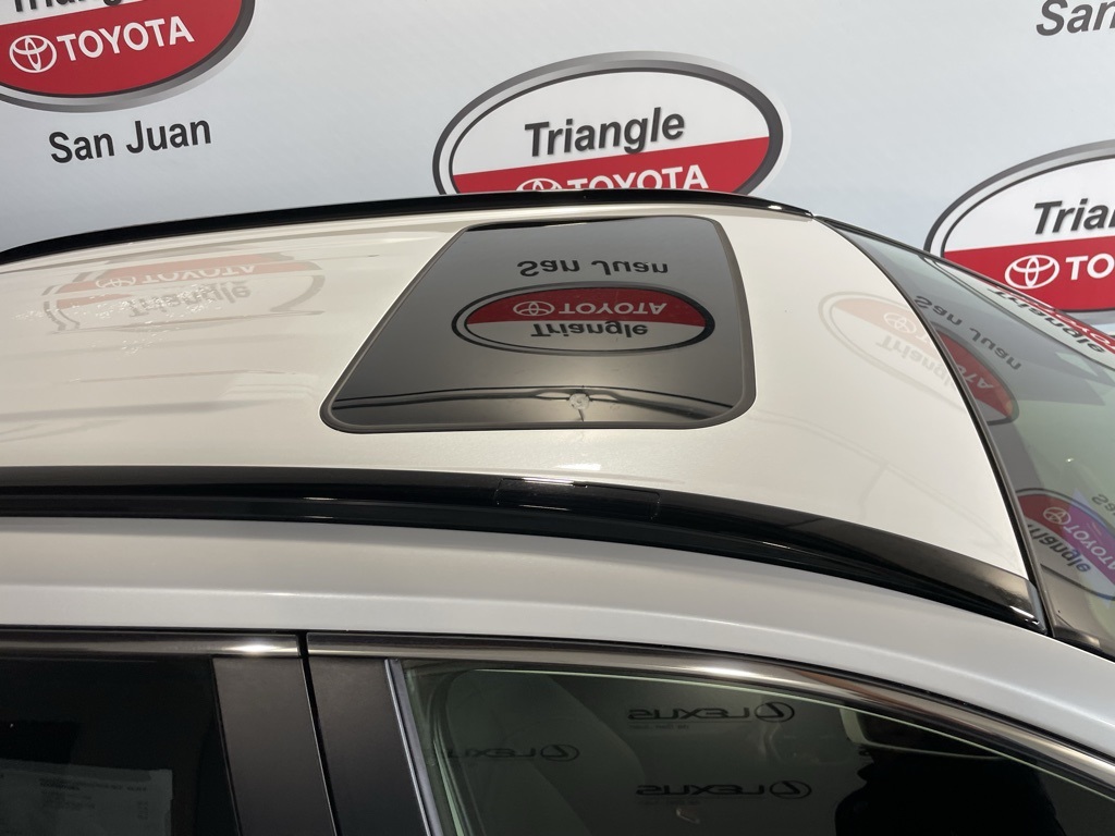 2024 Toyota RAV4 Hybrid SE photo 10