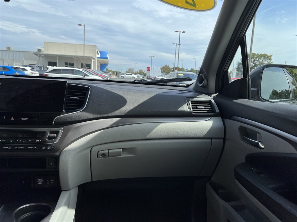 2021 Honda Pilot EX photo 25