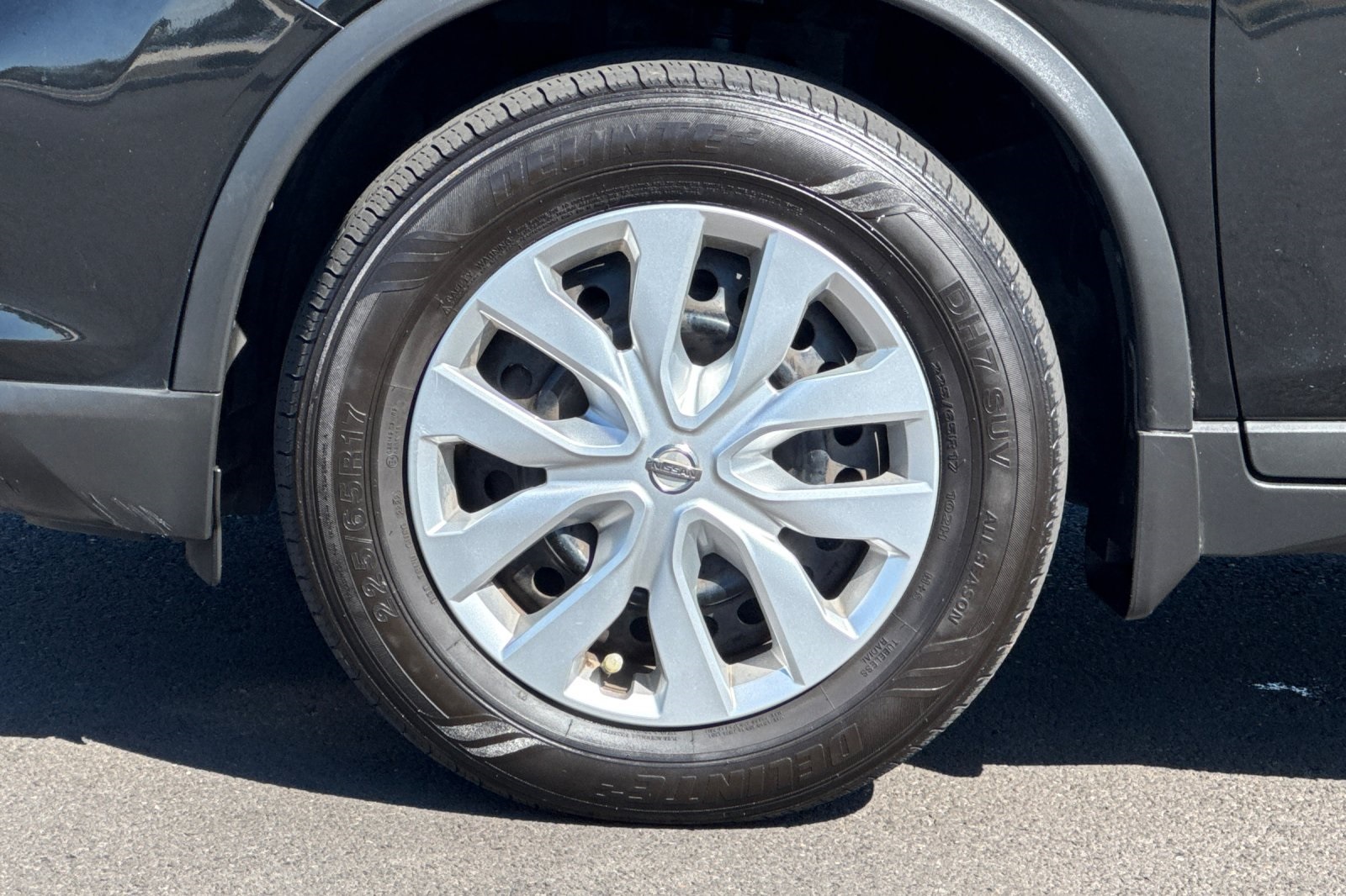 2018 Nissan Rogue S photo 23