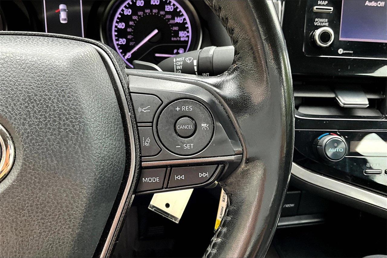 2021 Toyota Camry SE photo 21