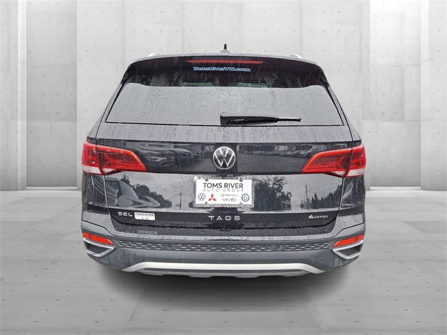 2023 Volkswagen Taos SEL photo 3
