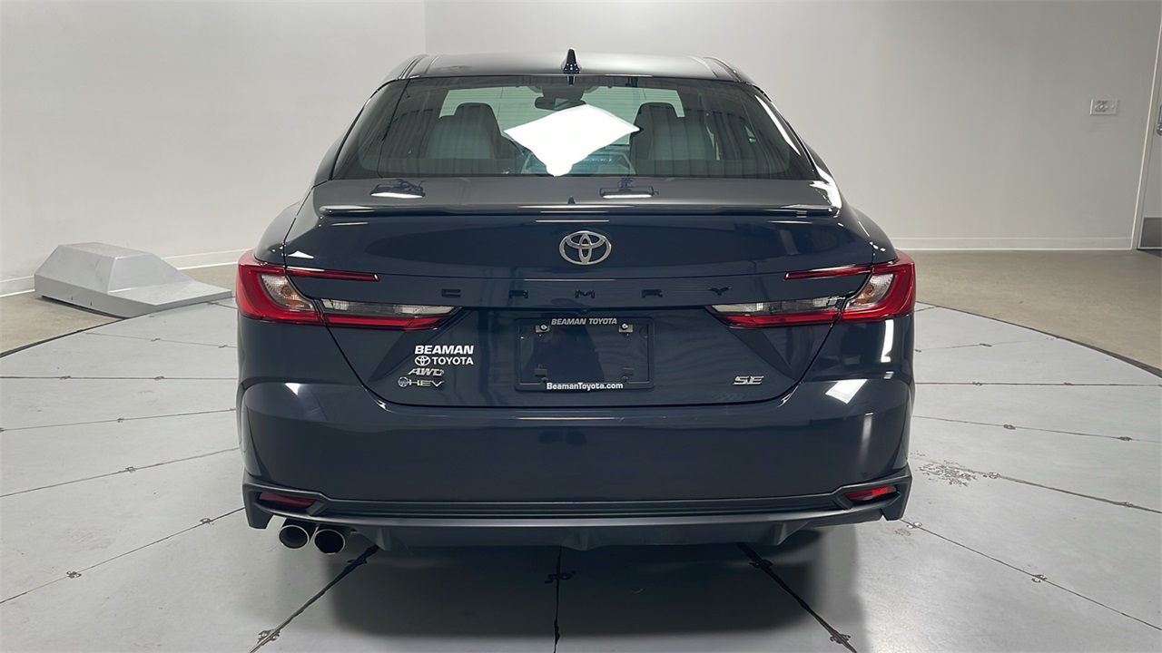 2025 Toyota Camry SE photo 4
