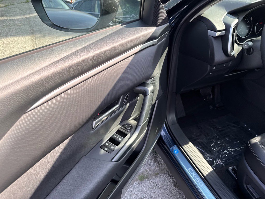 2025 Mazda CX-50 2.5 S Preferred photo 11