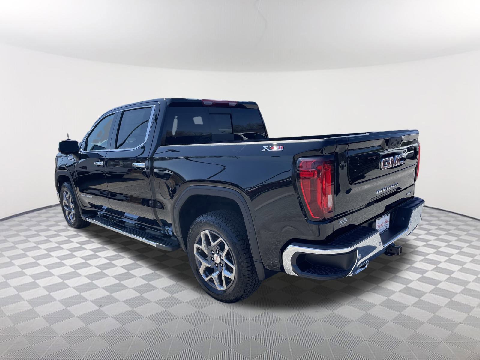 2025 Gmc Sierra 1500 SLT photo 3