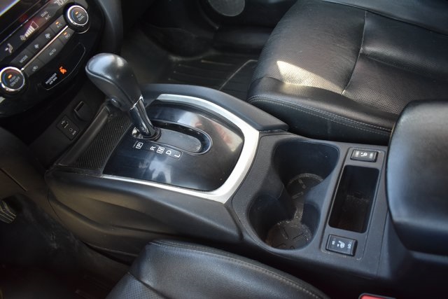 2016 Nissan Rogue SL photo 19