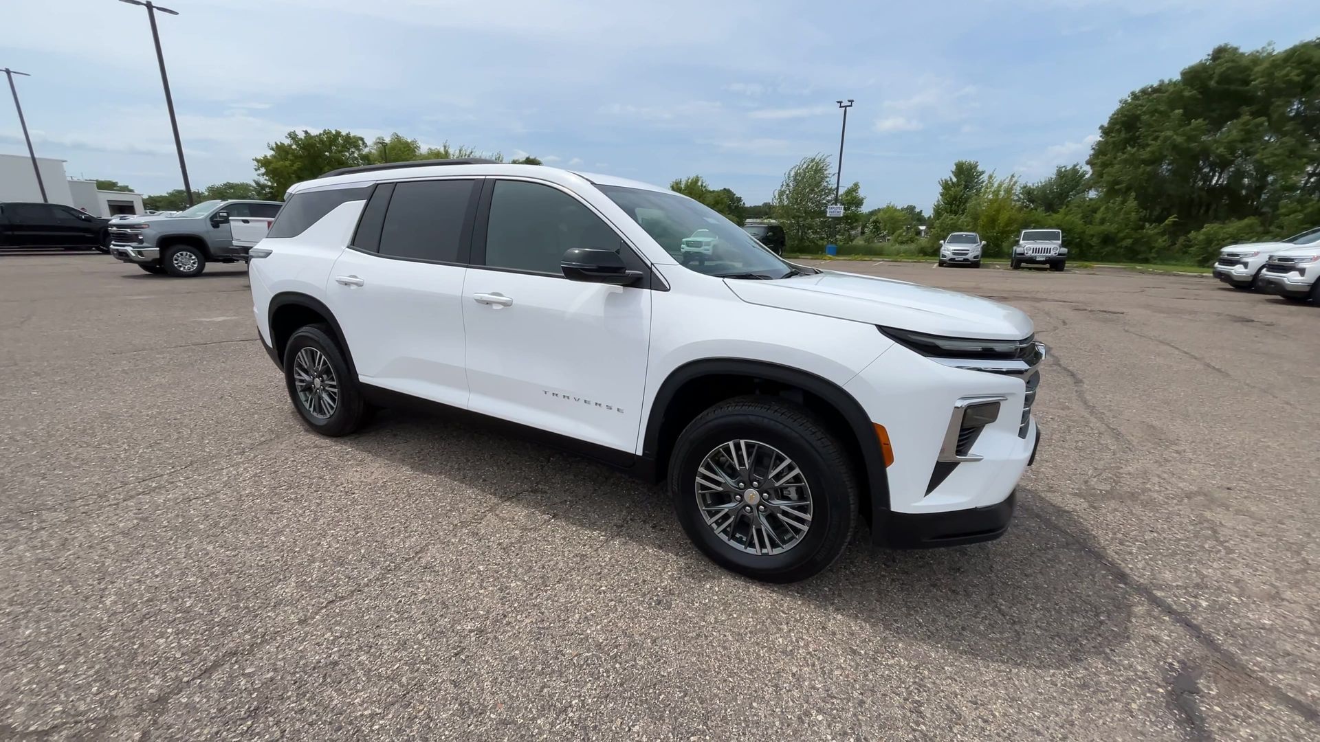 2025 Chevrolet Traverse photo 25