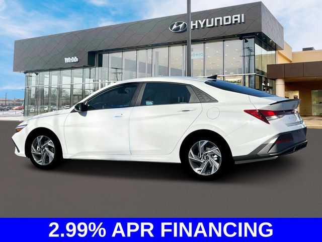 2025 Hyundai Elantra SEL Sport photo 3