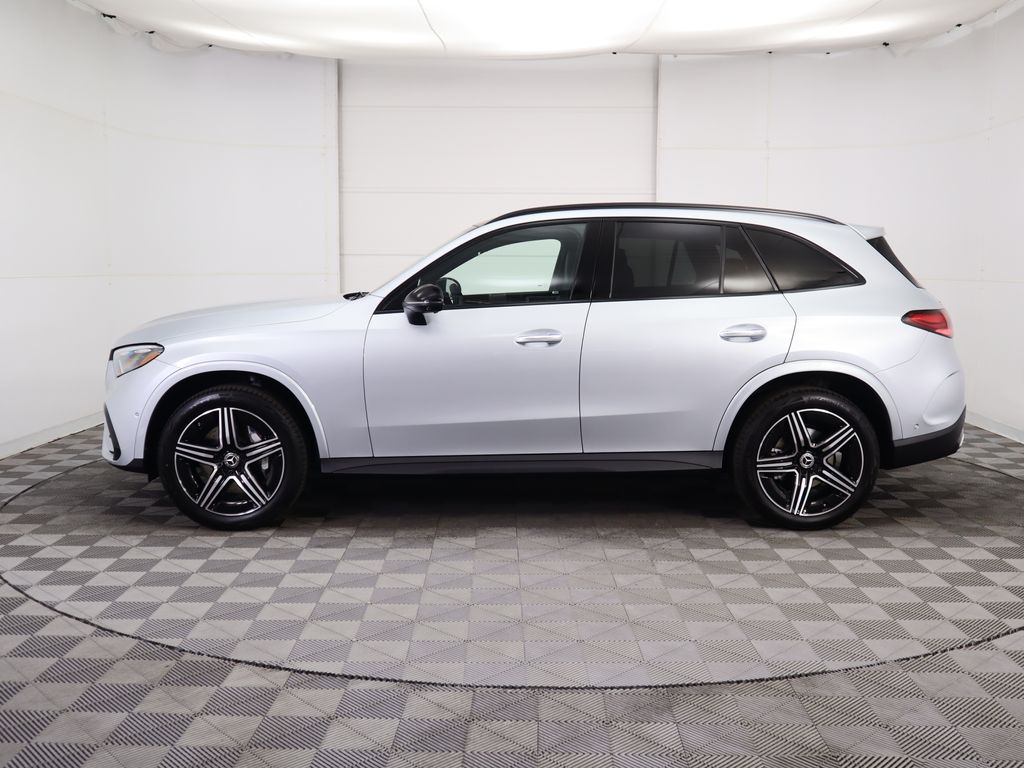 2026 Mercedes Benz GLC 300 photo 8