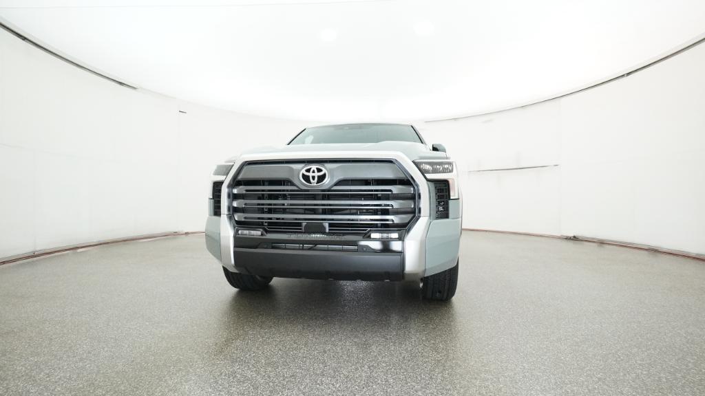 2025 Toyota Tundra Limited CrewMax photo 2