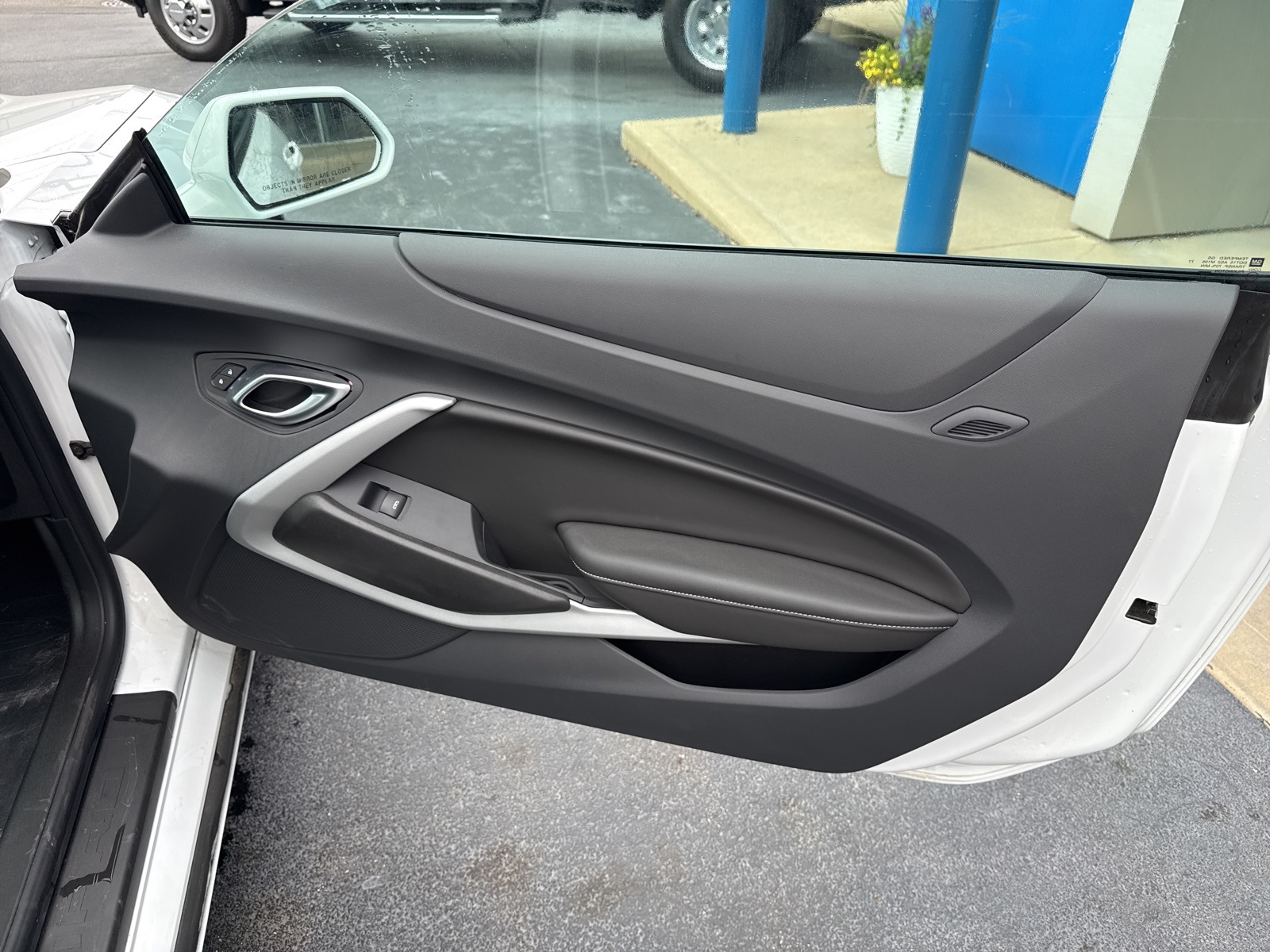 2024 Chevrolet Camaro 1LT photo 19