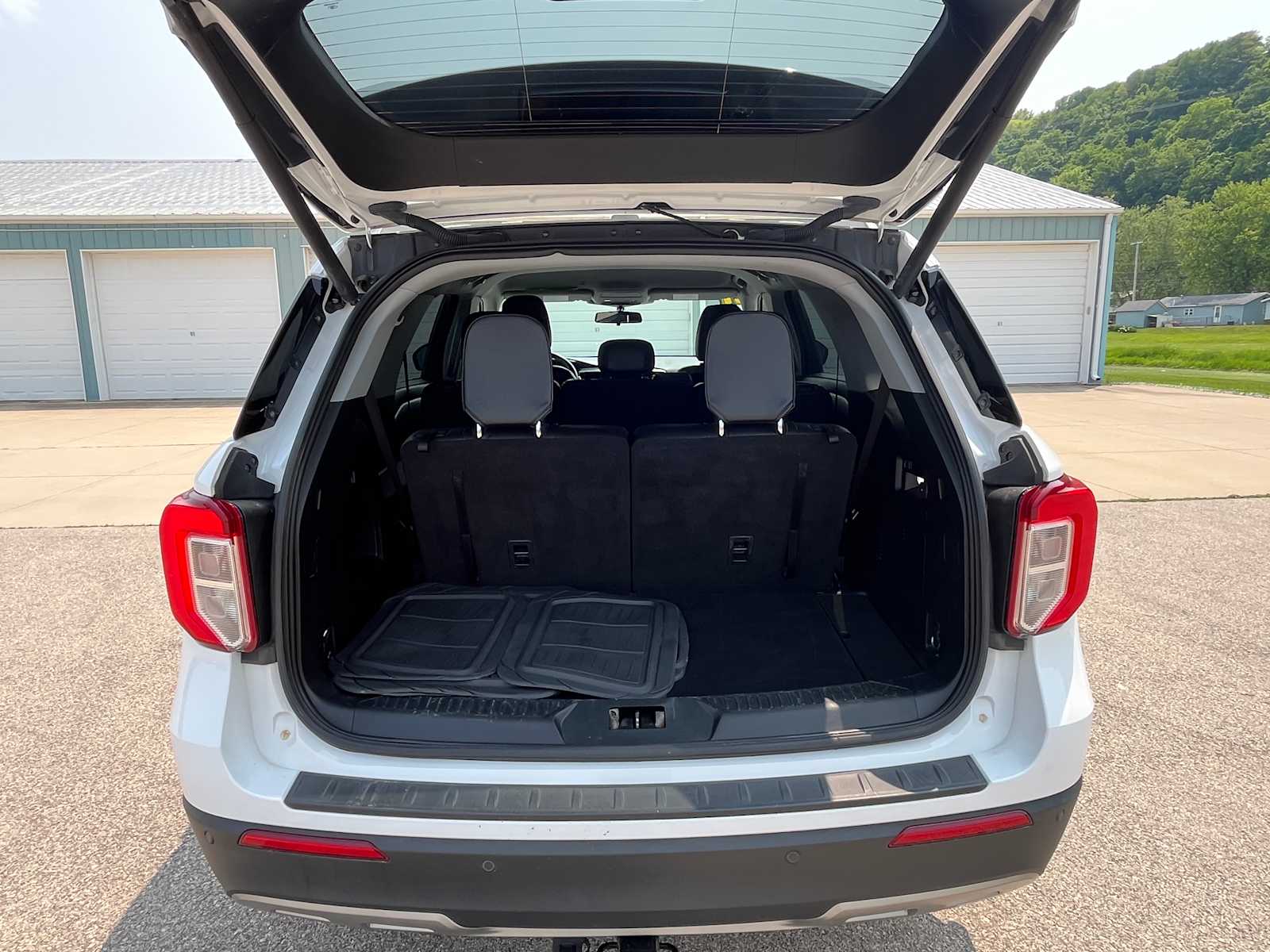 2021 Ford Explorer XLT photo 12
