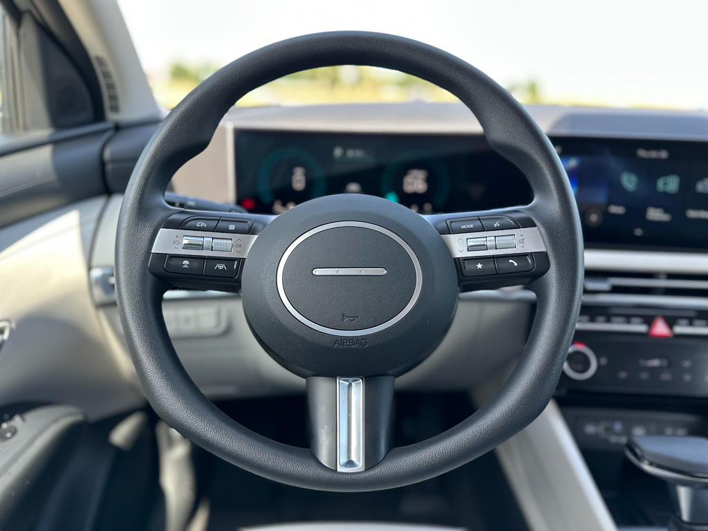 2025 Hyundai Tucson SEL photo 12