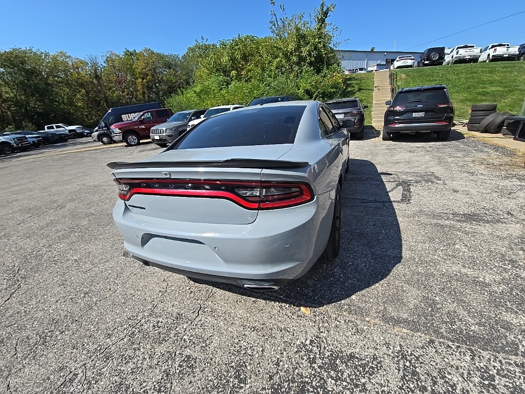2022 Dodge Charger SXT photo 7