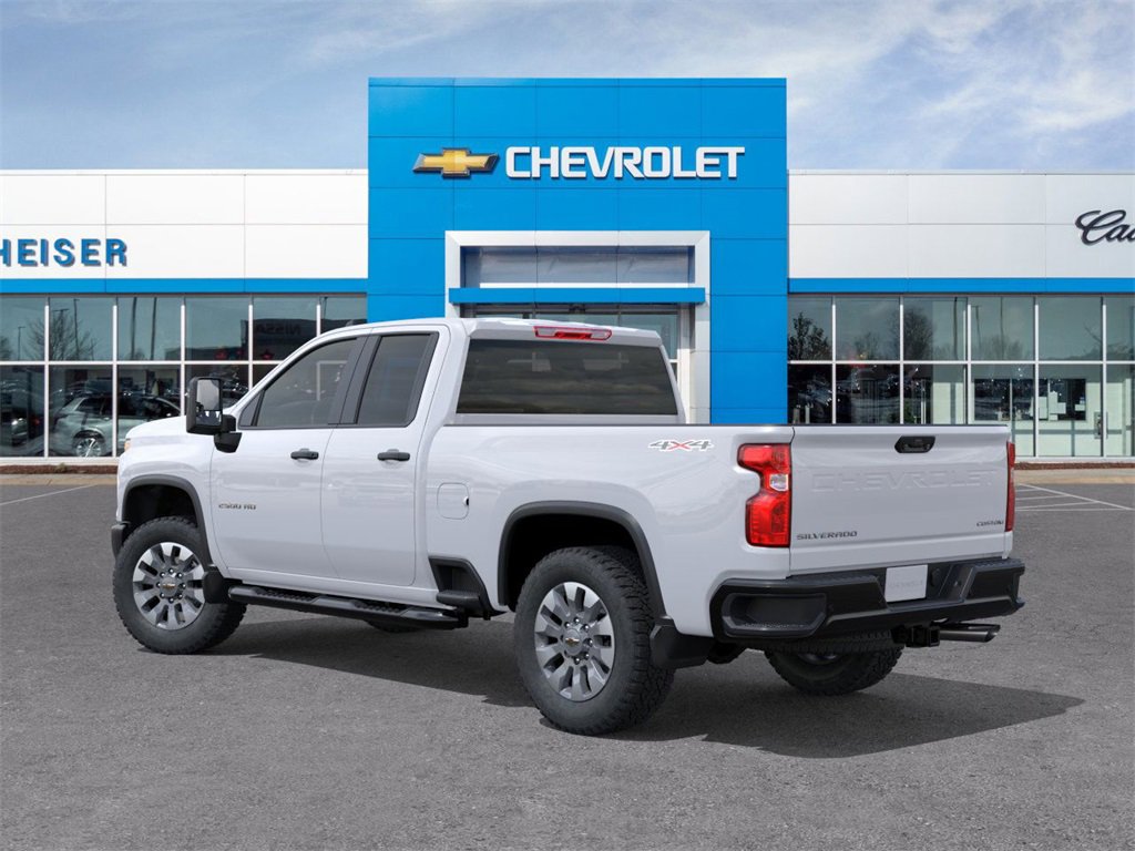 2025 Chevrolet Silverado 2500HD Custom photo 3