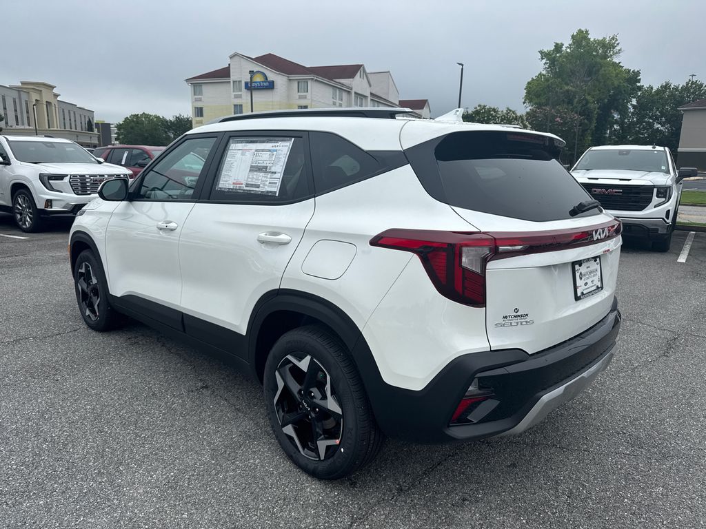 2025 Kia Seltos S photo 5