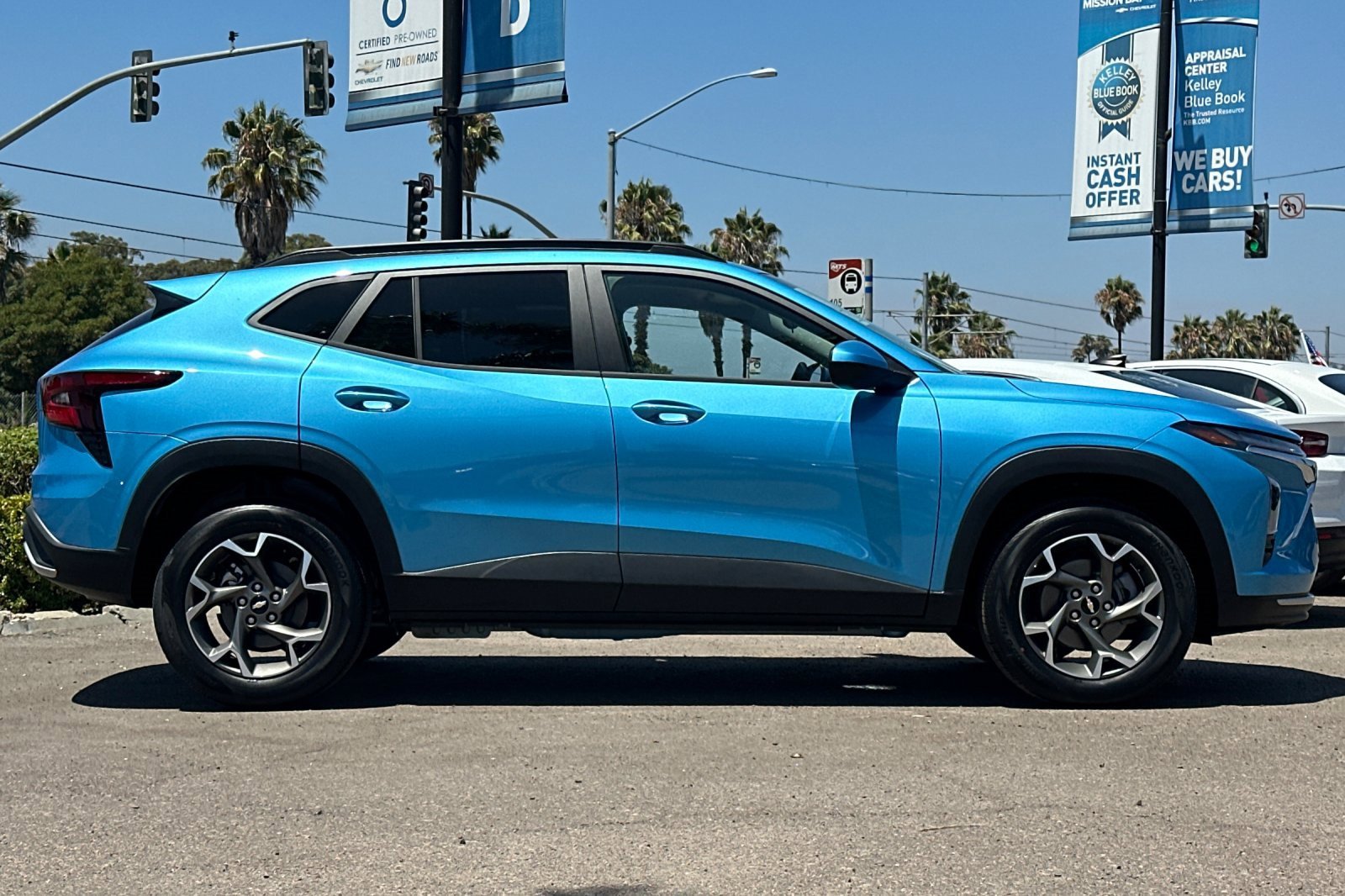 2025 Chevrolet Trax LT photo 3