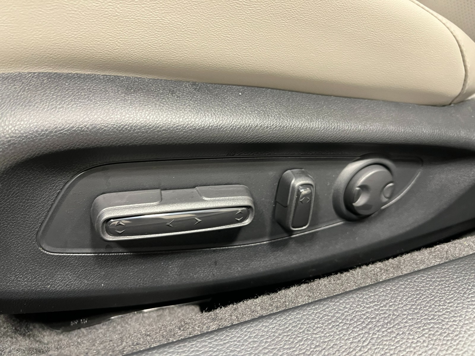 2025 Honda Accord Hybrid Touring photo 12