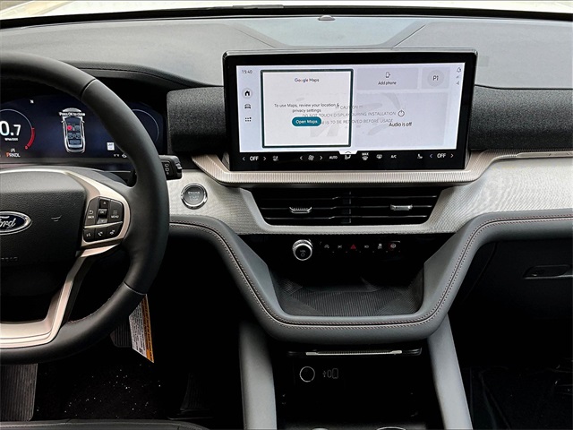 2025 Ford Explorer photo 5