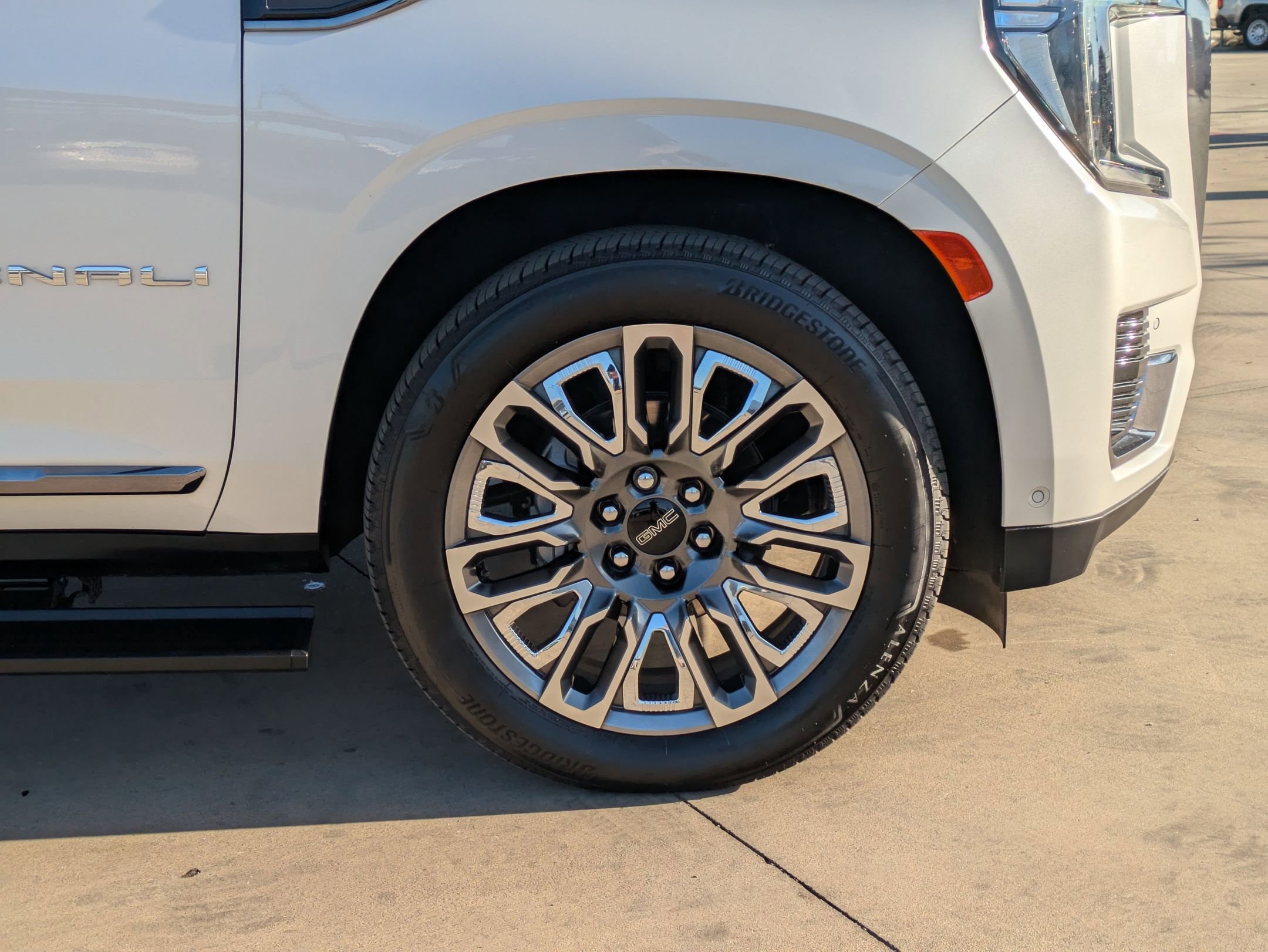 2024 Gmc Yukon XL Denali Ultimate photo 32