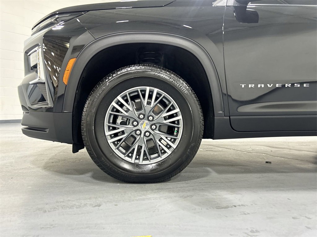 2025 Chevrolet Traverse photo 18