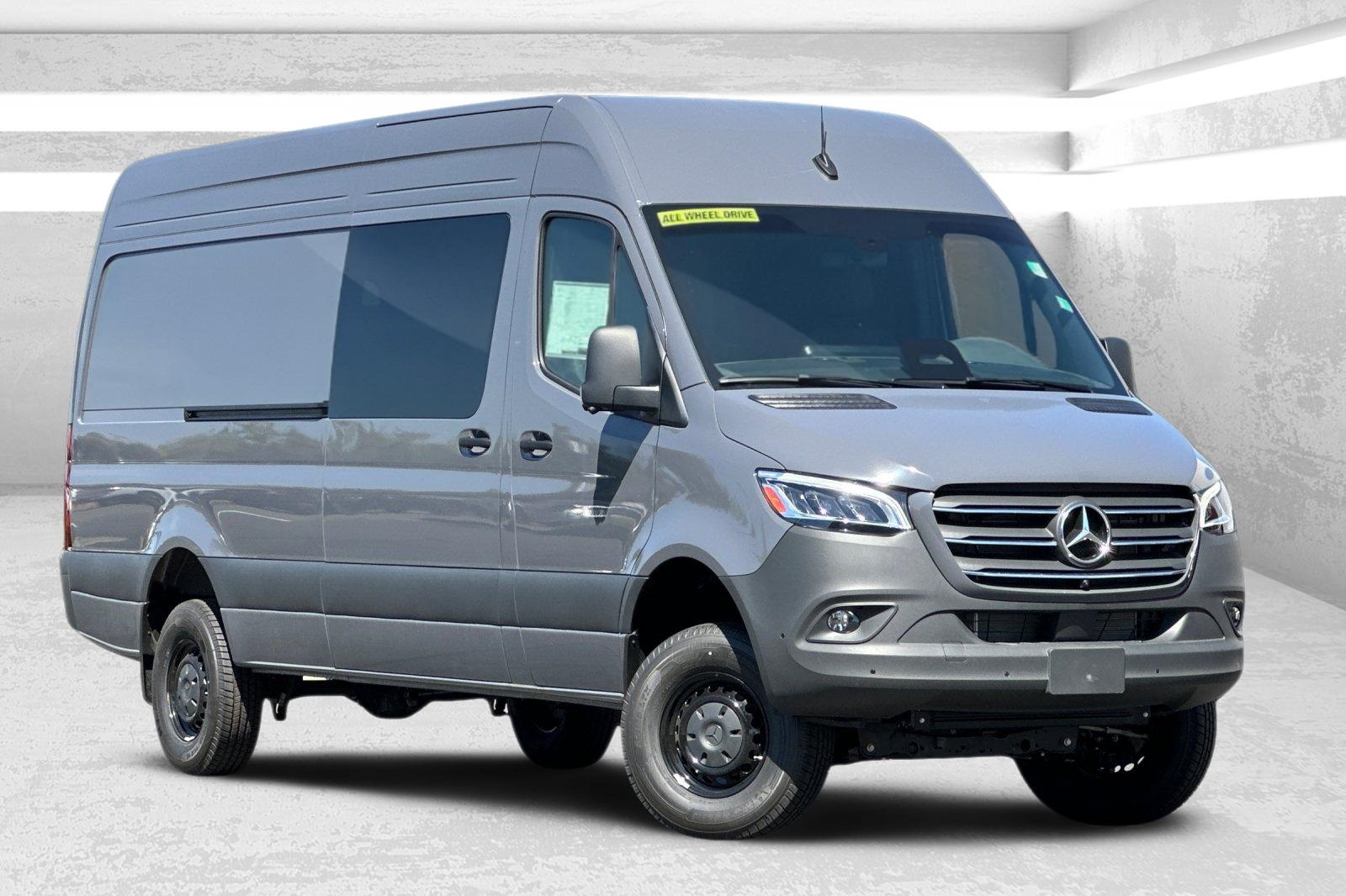 2025 Mercedes-Benz Sprinter Cargo Van Base's photo