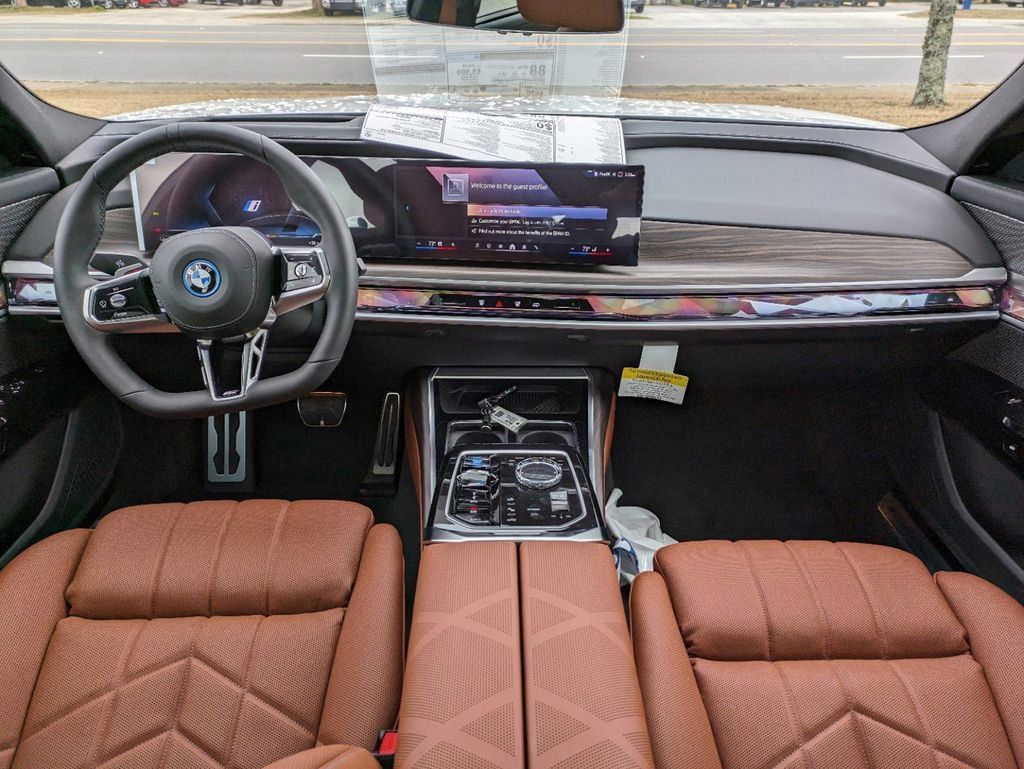 New 2024 Mineral White Metallic BMW xDrive60 image 17