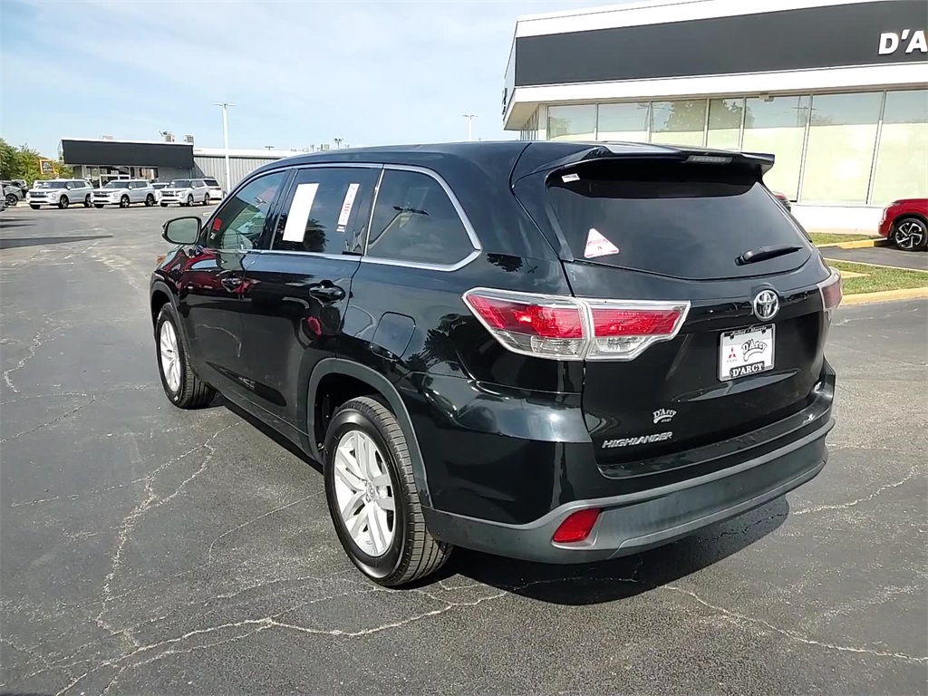 2015 Toyota Highlander LE photo 14