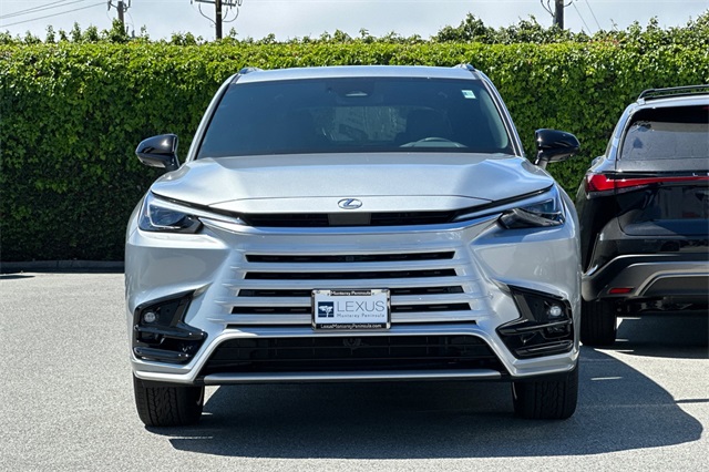 2025 Lexus TX 500h F SPORT Performance Premium photo 3