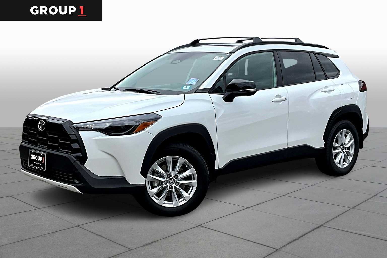 2026 Toyota Corolla Cross LE's photo