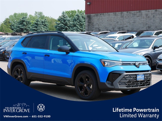 2025 Volkswagen Taos SE Black's photo