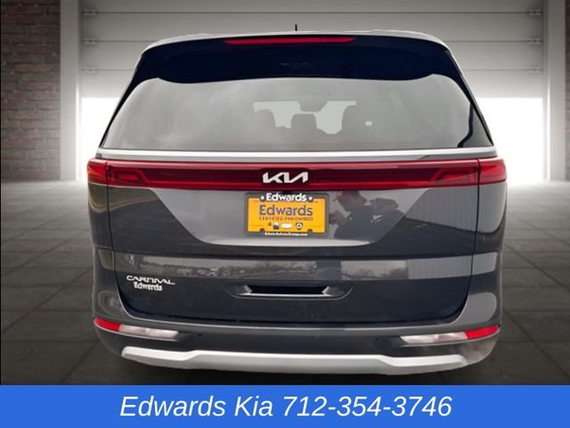 2024 Kia Carnival LX photo 4