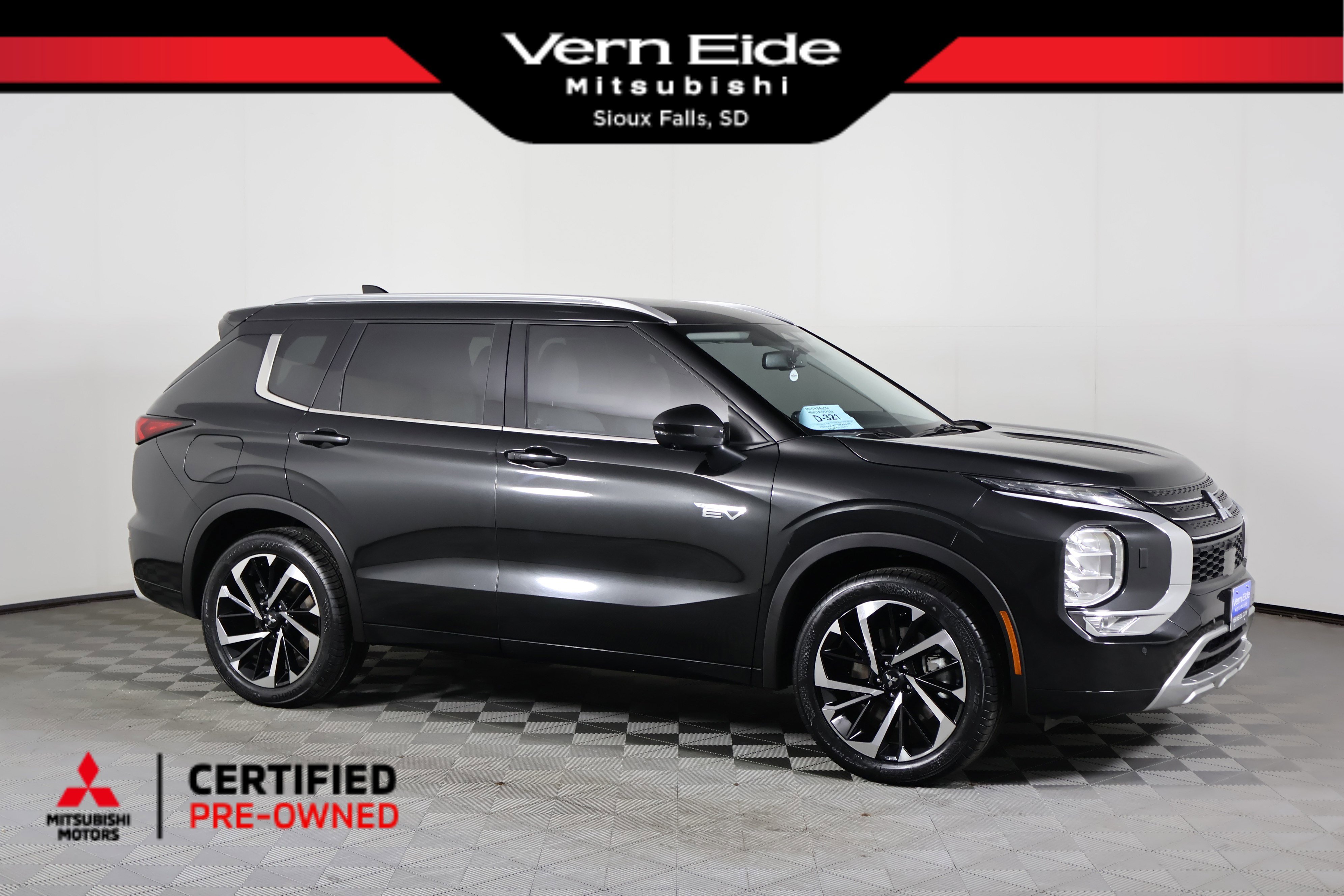 2024 Mitsubishi Outlander SEL's photo