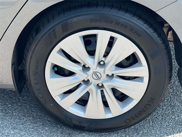 2024 Nissan Sentra S photo 11