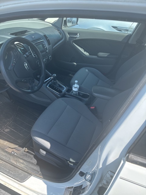 2017 Kia Forte LX Base photo 8
