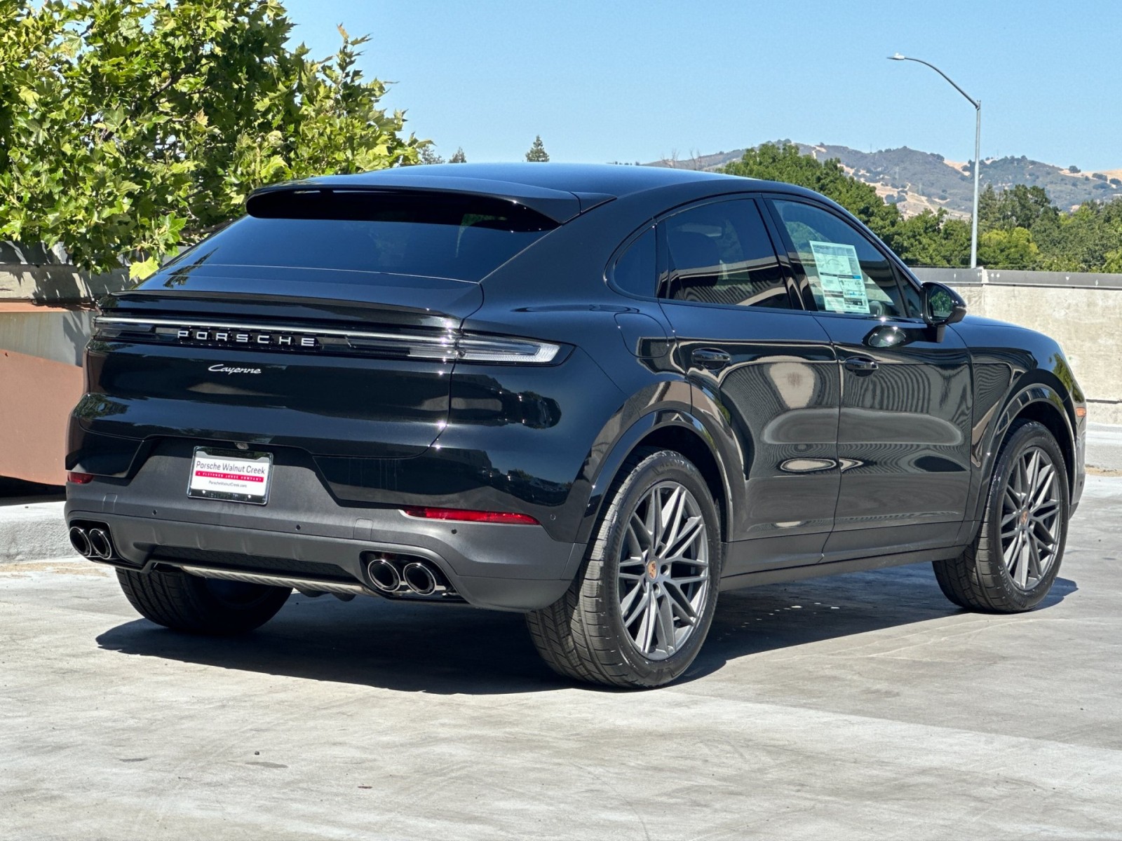 2025 Porsche Cayenne Coupe photo 9