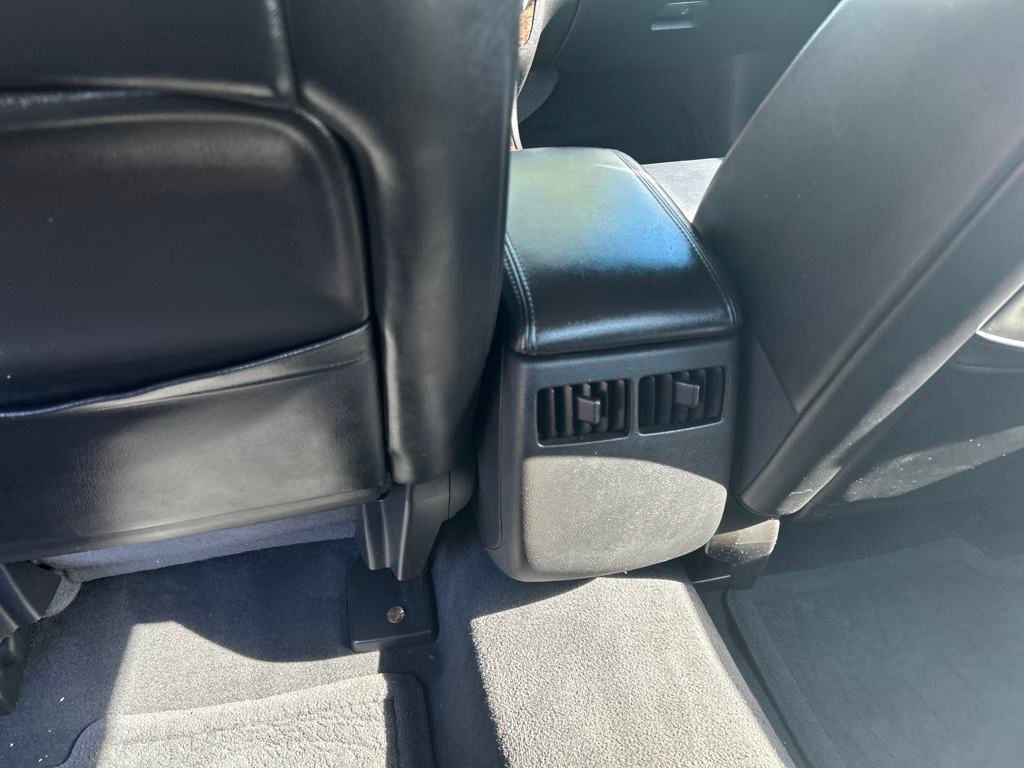 2008 Cadillac DTS Base photo 19