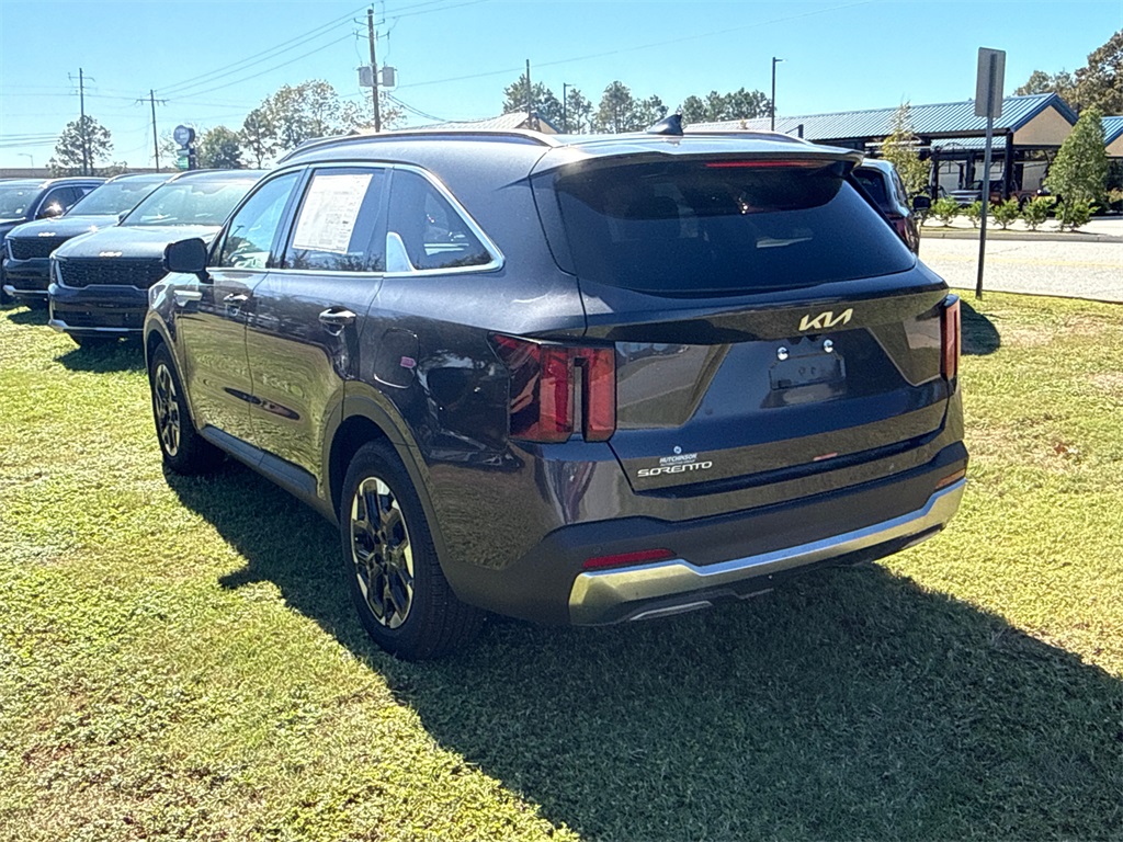2025 Kia Sorento S photo 4
