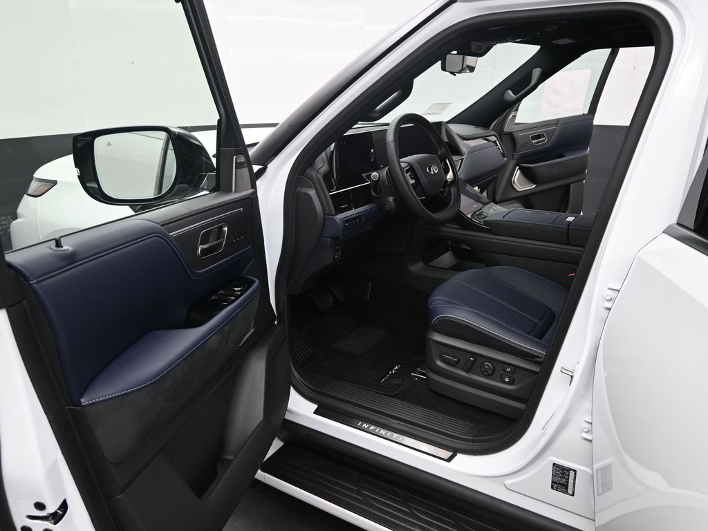 2026 Infiniti QX80 Sensory photo 8
