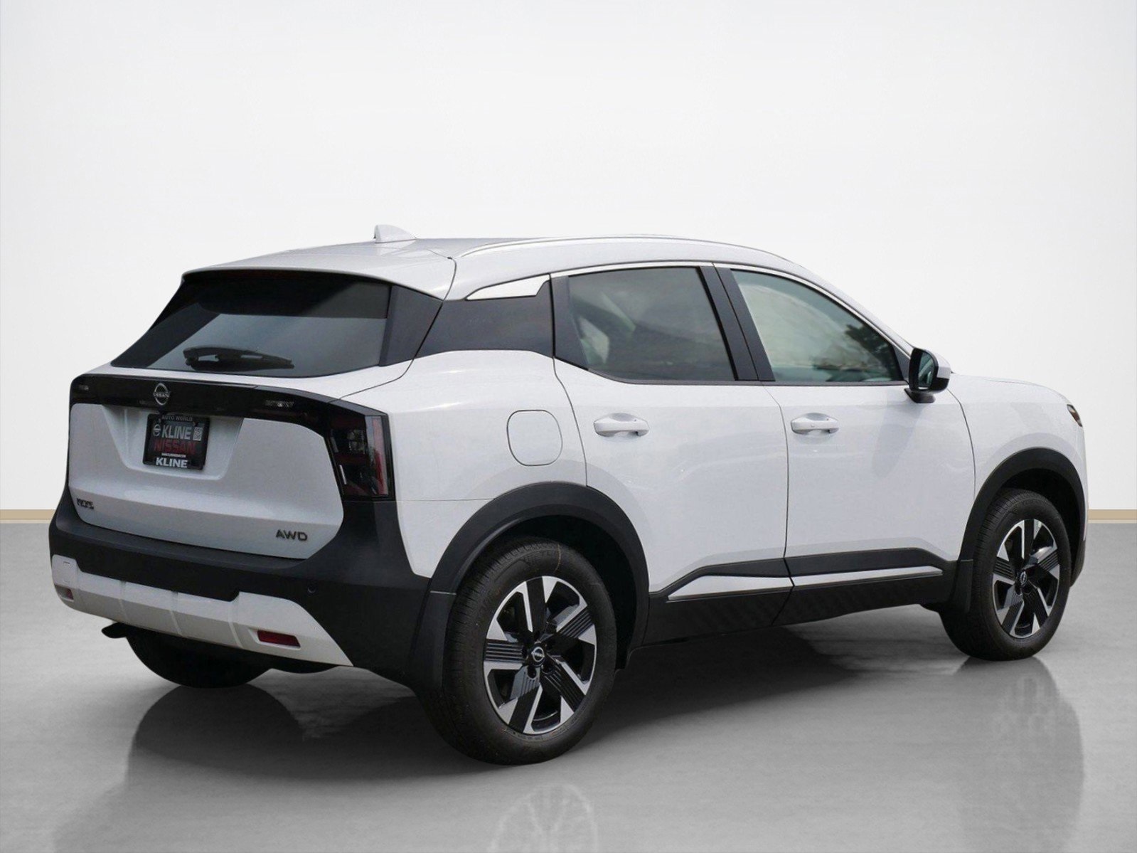 2025 Nissan Kicks SV photo 2