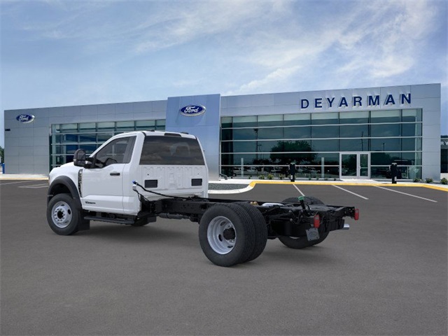 2025 Ford F-600 photo 4